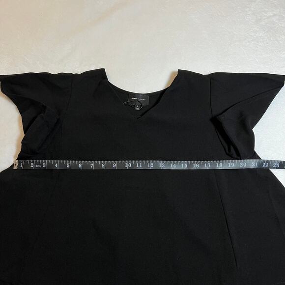 Romeo & Juliet Couture V-Neck Flowy A-Line Blouse Size Small NEW Minimalist - Picture 6 of 8